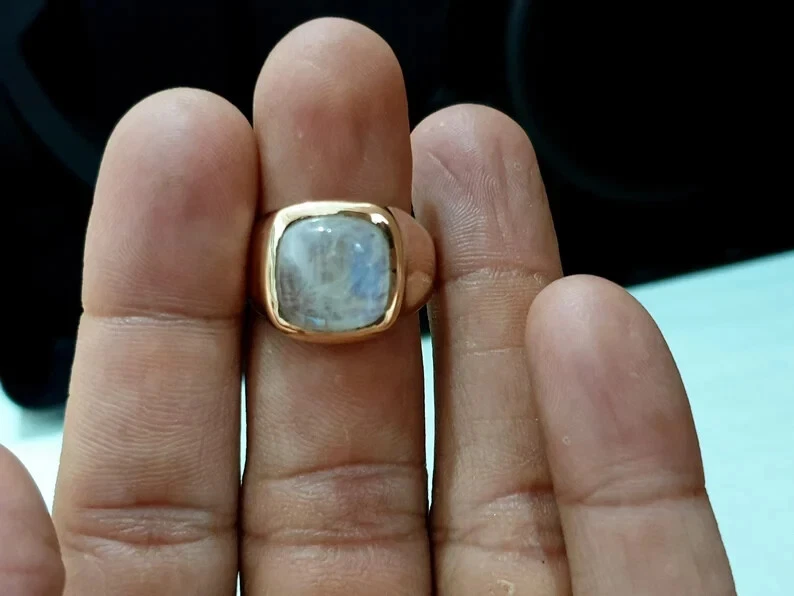 Anillo de piedra lunar arco iris cabujón para hombre anillo de piedras preciosas de piedra lunar en plata Foto 1 de 4