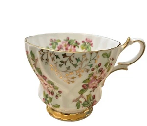 Queen Anne Bone China Tea Cup - Made In England - Number 393 - Picture 1 of 7