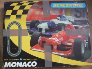 VINTAGE MONACO FORMULA ONE SCALEXTRIC SET. - Bild 1 von 13