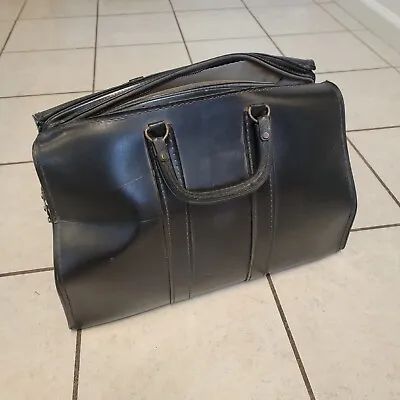 Vintage Black Naugahyde Leather Doctors Bag.  • 74.35$