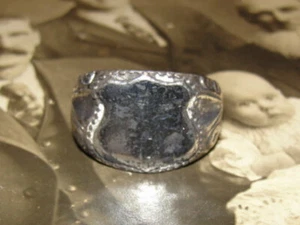 Shield Shaped Antiqued Sterling Silver Signet Ring Alberto Juan - Picture 1 of 5
