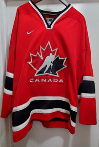 2002 team canada hockey jersey