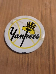 1970s NEW YORK YANKEES BUTTONS PINS NOVELTY 1970'S - Picture 1 of 2