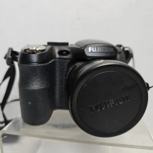 Fuji Fujifilm FinePix S2950 14MP Digital Camera 18x Zoom 3" LCD 2GB SD Card Kit - Picture 1 of 8