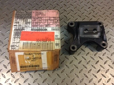 Soporte de montaje de motor de transmisión de motor para motor delantero Lincoln Continental 95-02 F5OY-6037-A NOS Foto 1 de 4