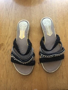 Sofia Bonita Leather Slip On Thong Low Wedge Sandal Flip Flop Black & Gold SZ 8 - Picture 1 of 6