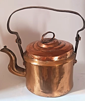 Antigua tetera marroquí hecha a mano de cobre cafetera firmada en árabe Foto 1 de 4