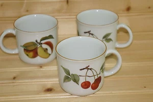 Royal Worcester Evesham Gold-(3) Child's Cup Mugs 2 7/8"- -Made in ENGLAND - Picture 1 of 4