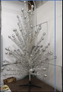 Evergleam 7 ft aluminum vintage christmas tree 100 Branches W/original Box - Picture 1 of 8