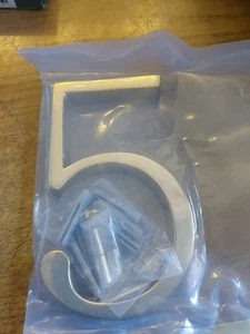 Brass Bee Premium Floating Plain House Numbers in Polished Brass No 5 - Picture 1 of 5