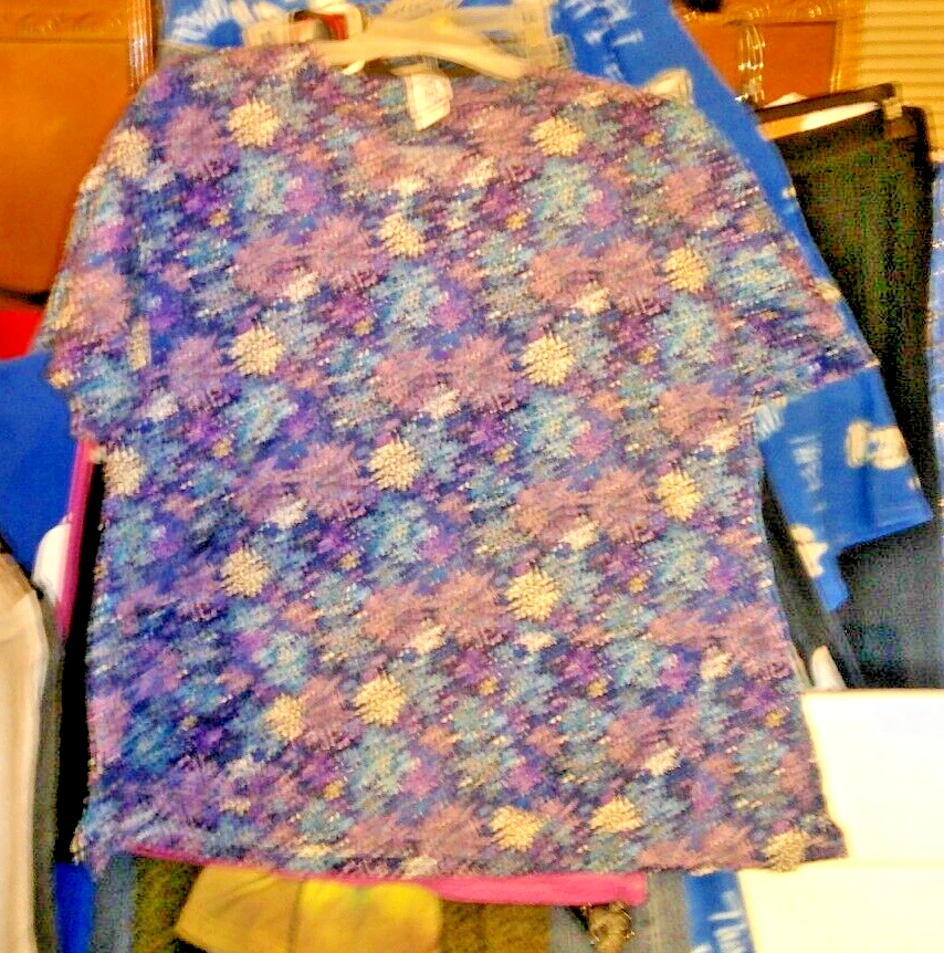 SNOW HAPPY SCRUBS 100% Cotton 2-Pocket Scrub Top Blue & White Snowflakes SIZE 2X - Image 1 of 1