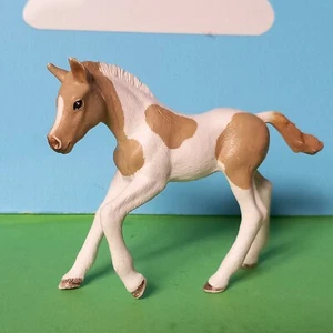 SCHLEICH 3" PAINT HORSE FOAL 13886 BEIGE & WHITE FIGURE 2018 - Picture 1 of 3