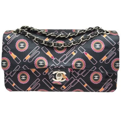 Bolso de hombro Chanel negro satinado clásico solapa 120422 Foto 1 de 4