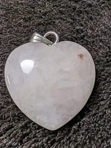 Ciondolo a forma di cuore in pietra naturale quarzo rosa? Rosa pallido - Foto 1 di 2