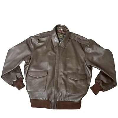 Chaqueta de bombardero militar de cuero de cabra de vuelo Sporty’s Pilot Shop A-2 XL larga de colección Foto 1 de 4
