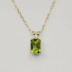 2Ct Emerald Cut Green Peridot Solitaire Women Pendant 14K Yellow Gold Free Chain - Picture 1 of 4