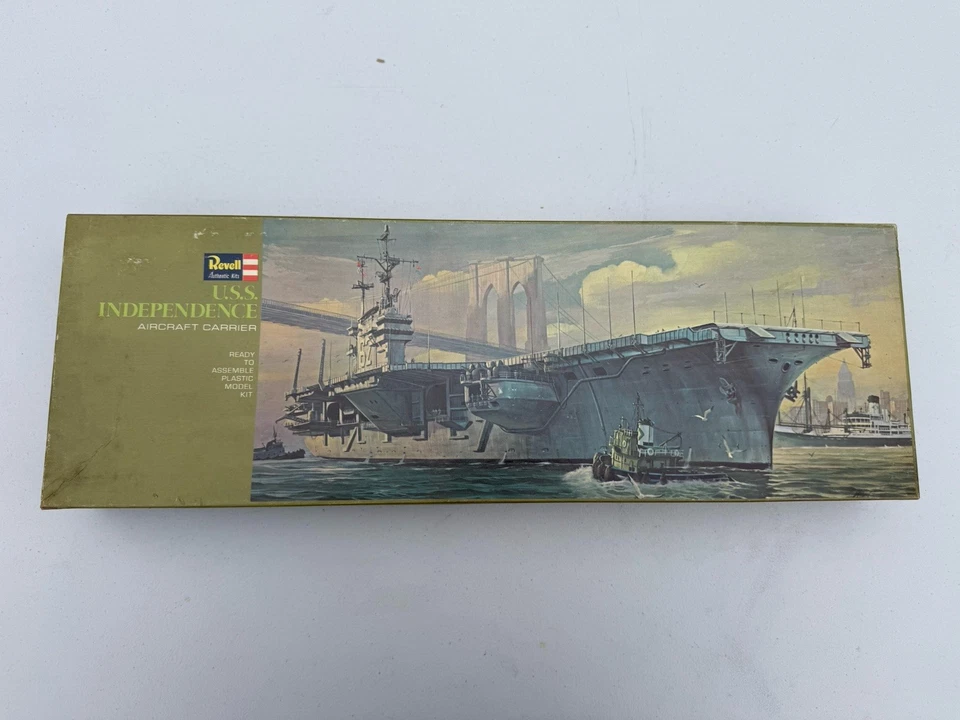 Vintage Complete 1965 Revell U.S.S. Independence Aircraft Carrier 16 Scale - Image 1 of 4