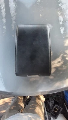 Оригинальная черная кожаная центральная консоль крышка подлокотника для хранения 06–2008 Infiniti FX35 bs21 - Изображение 1 из 4