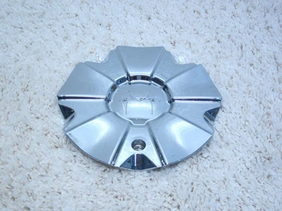 MAZZI CAP-325 PARAFUSO DE RODA DE LIGA LEVE PERSONALIZADO NA TAMPA CENTRAL CROMADA #2C-3 - Imagem 1 de 2