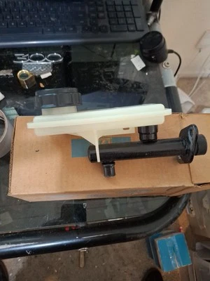 NOS 1988-91 CHEVY/GMC TRUCK C/K1500 2500 3500 CLUTCH MASTER CYLINDER OEM15616090 - Image 1 of 4