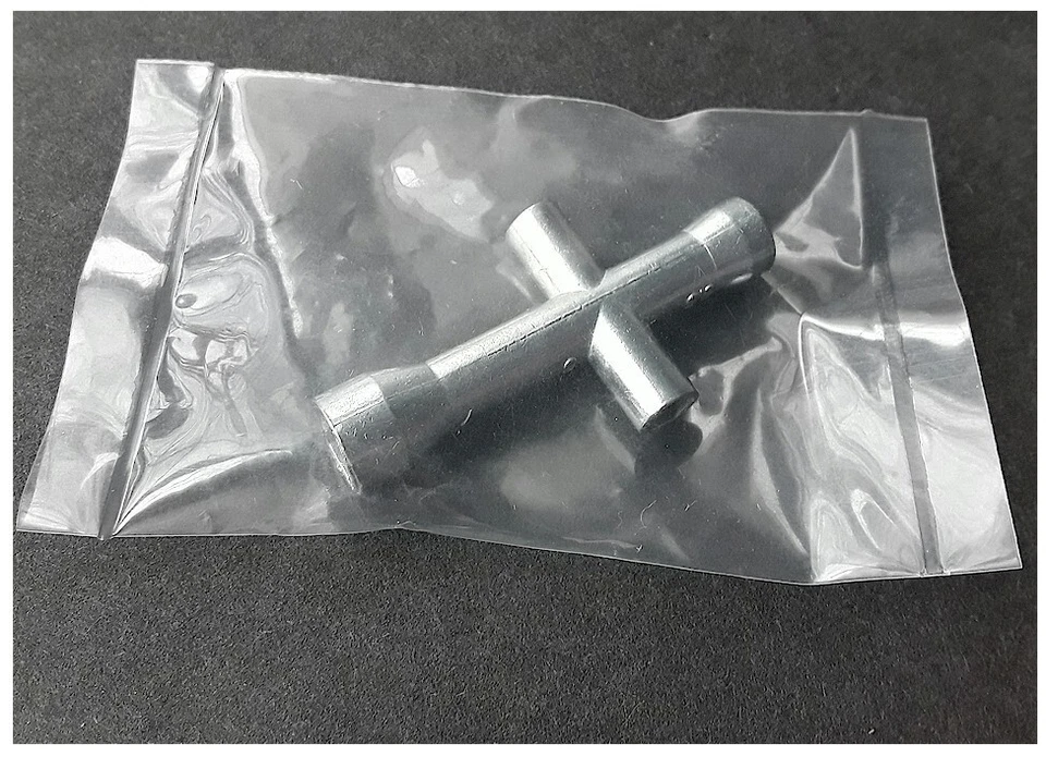 Coche de radiocontrol camión buggy truggy llave de 4 vías herramienta cruzada 4 mm 5 mm 5,5 mm 7 mm nuevo en bolsa Foto 1 de 1