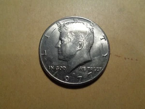 1977-D Kennedy Half Dollar - Circulated - Picture 1 of 1
