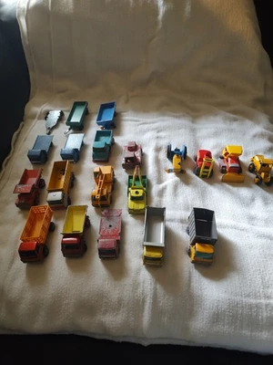 Lote de 20 camiones, remolques y tractores LESNEY de los años 60 y 70 Foto 1 de 4