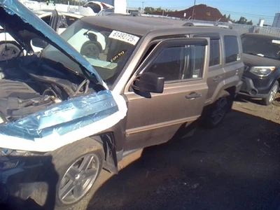 Maçaneta interna usada serve para: Jeep Patriot 2007 grau A - Imagem 1 de 4