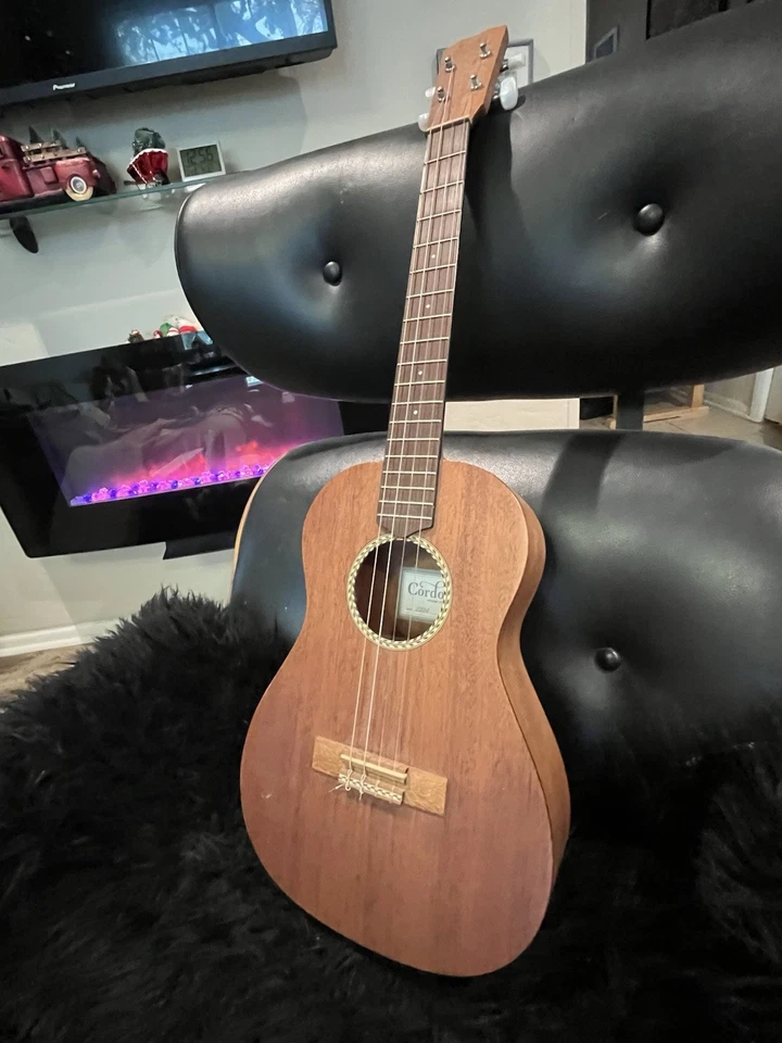 Baritone Ukulele Cordoba 20 MB Includes Brand New Capo And Harmonica - Image 1 of 4