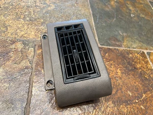 1988-94 Chevy GMC Silverado Sierra Passenger Dash Heat AC Vent Brown Taupe - Picture 1 of 5