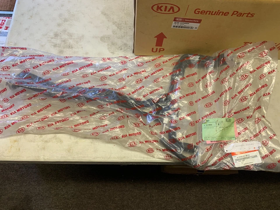 KIA SEDONA MK1 TUBO AIRE ACONDICIONADO TRASERO CONJUNTO MANGUERA AIRE ACONDICIONADO 1998-2005 0K55G61461D NUEVO Foto 1 de 1