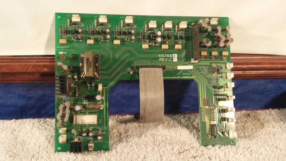 Toshiba AC Drive Power Supply Gate Driver Board 45766A Rev: CD — 第 1/1 张图片