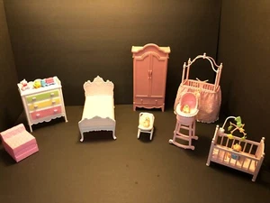Casa delle bambole casa miniature mobili: armadio camera da letto, comò + asilo nido - Foto 1 di 16