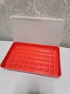 Tupperware Hot Dog Keeper Deli Meat Bacon Grid 1292 Red Vintage - Picture 1 of 3