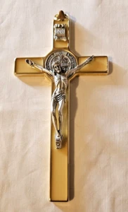 Crucifijo Cruz Pared Oro Esmalte Amarillo San Benito 7.5" Regalo Religioso Decoración - Imagen 1 de 7
