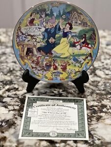 Disney Snow White Musical Collectors Plate With COA