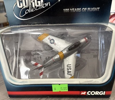 Corgi 100 年飞行美国空军 F86F 剑飞机 417 FBS 盒装 — 第 1/4 张图片