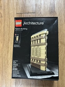 LEGO ARCHITECTURE: Flatiron Building, New York (21023) Minor dent in box