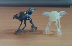 HOPKINSVILLE TYPE ALIEN TWO FIGURES /Normal and Translucent color /New, Sealed - Picture 1 of 6
