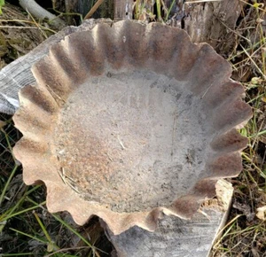 Vintage Galvanized Metal Feed Hog Livestock Feeder Pan Ruffled Farm Bottle Cap - Picture 1 of 13