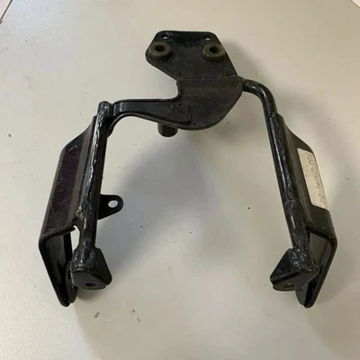 Soporte de carcasa de faros Headlight bracket Yamaha XJ 750 Seca XX4773 Foto 1 de 4