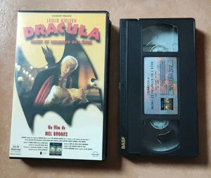 #166 K7 VHS / Videokassette Leslie Nielsen Dracula tot und glücklich, es zu sein - Bild 1 von 2