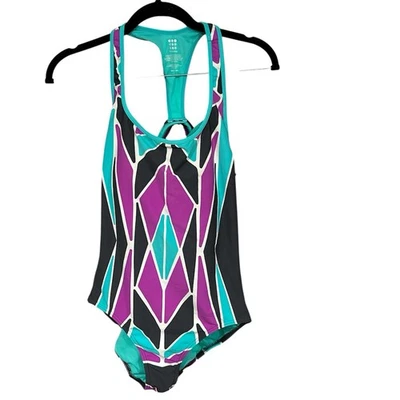 Traje de baño para mujer Title Nine mediano de una pieza espalda deportiva púrpura verde azulado gris con pantalones cortos Foto 1 de 4