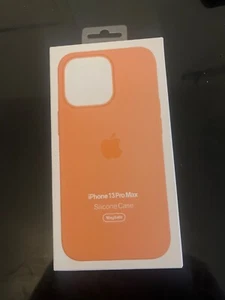 Official Apple Magsafe Case for iPhone 13 PRO MAX MAGSAFE / MARIGOLD - Picture 1 of 2