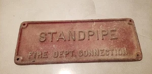 Letrero rojo en relieve de aluminio fundido de 8" de conexión del departamento de bomberos de Standpipe vintage - Imagen 1 de 4