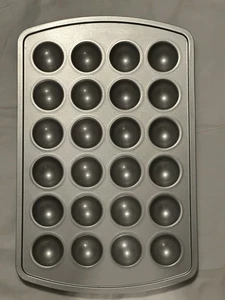 Mini Donut Hole Pan Williams Sonoma - Makes 24 per batch - 17" x 11" Brand New - Picture 1 of 2