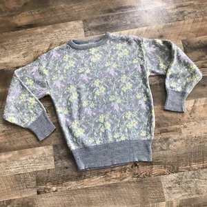 Cute Vintage Floral Gray Knit Sweater Size Medium - Picture 1 of 4