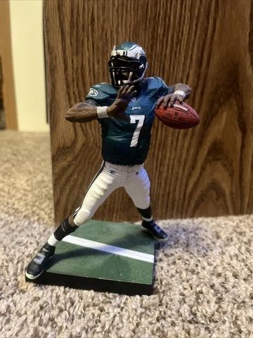 PHILADELPHIA EAGLES MICHAEL VICK  #7 NFL SERIES 28 ACTION FIGURE Cover
