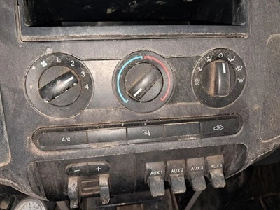 Climatizador con CA manual para camioneta Ford F250SD 08-10 427720 Foto 1 de 4