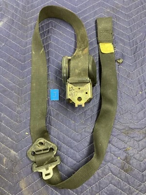 1984-1991 BMW 318i 325i E30 Front Left Seat Belt Retractor Upper Coupe #2623M - Image 1 of 4